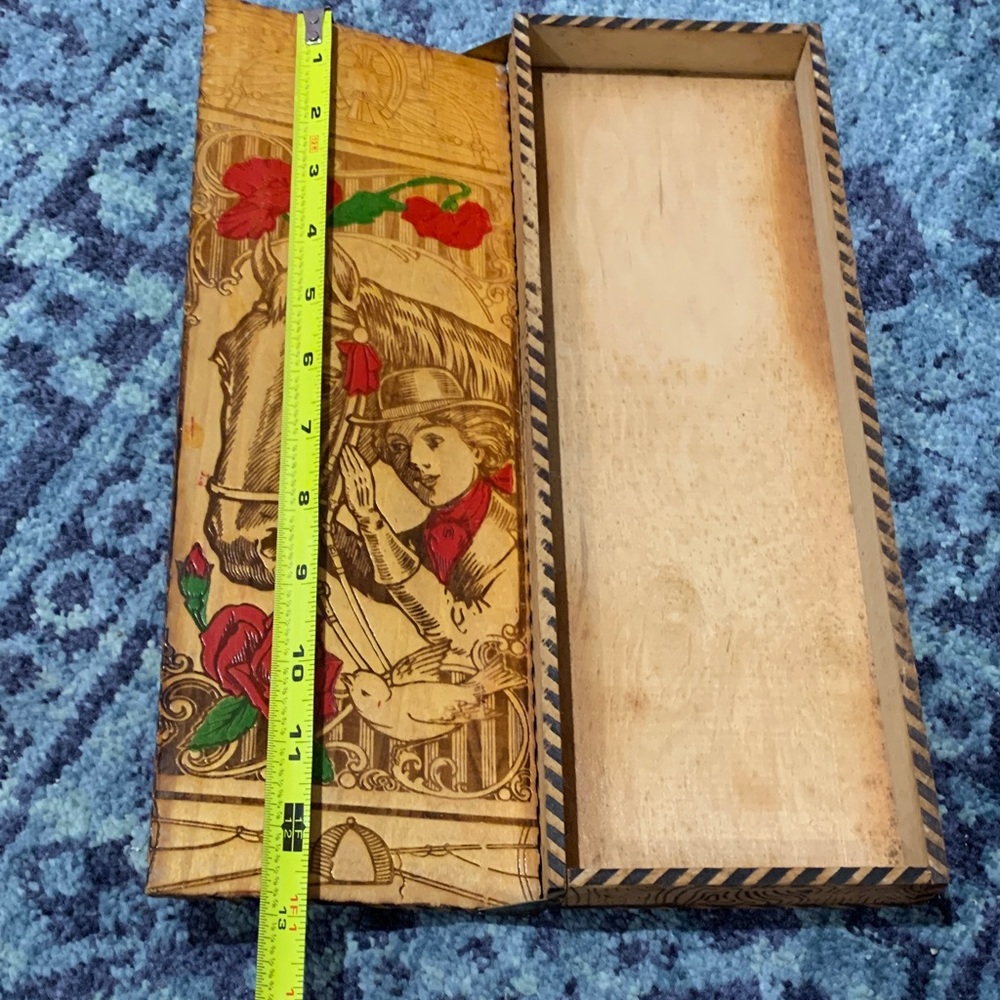 Vintage Equestrian theme Wooden hinged box 13 x 4 x 1” rare find - Picture 7 of 10